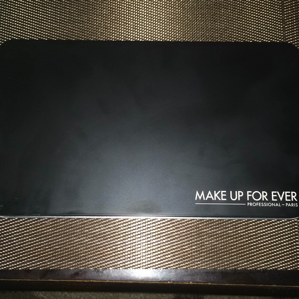 Makeup Forever empty metal palette XL